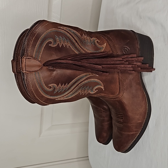 Ariat low fringe heeled brown boot  size 6 - Picture 4 of 15